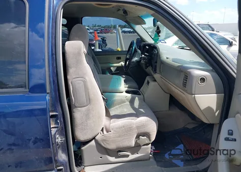 2000 Chevrolet Suburban from USA, damaged, VIN 3GMFK16P7YG115575